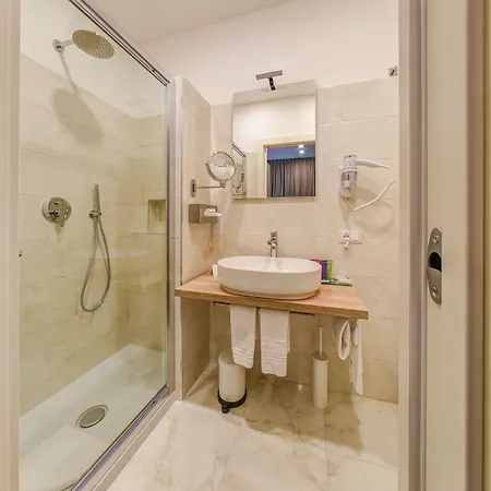 ベッド・アンド・ブレックファスト H68 アラッシオ