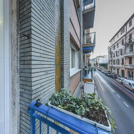 ベッド・アンド・ブレックファスト H68 4*