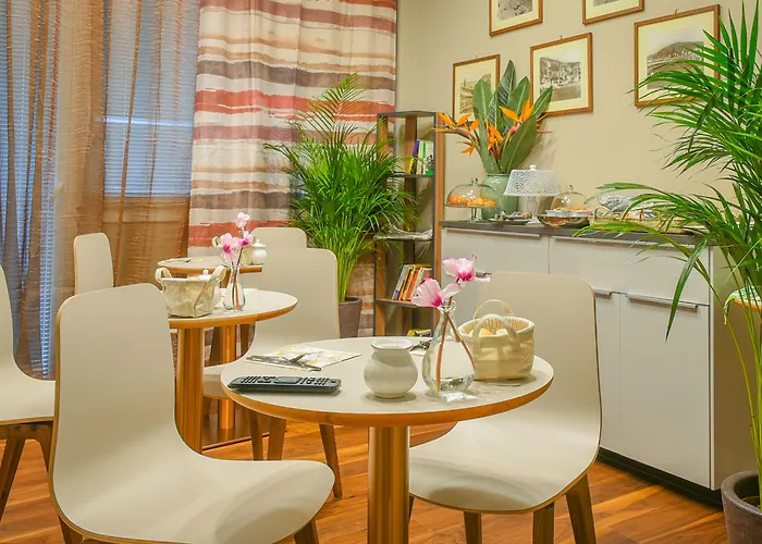 Alojamento de Acomodação e Pequeno-almoço H68 Alassio