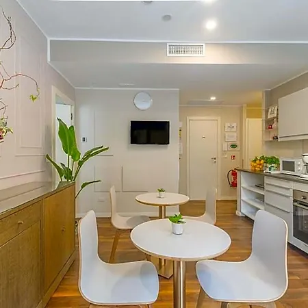 Bed & Breakfast H68 4*